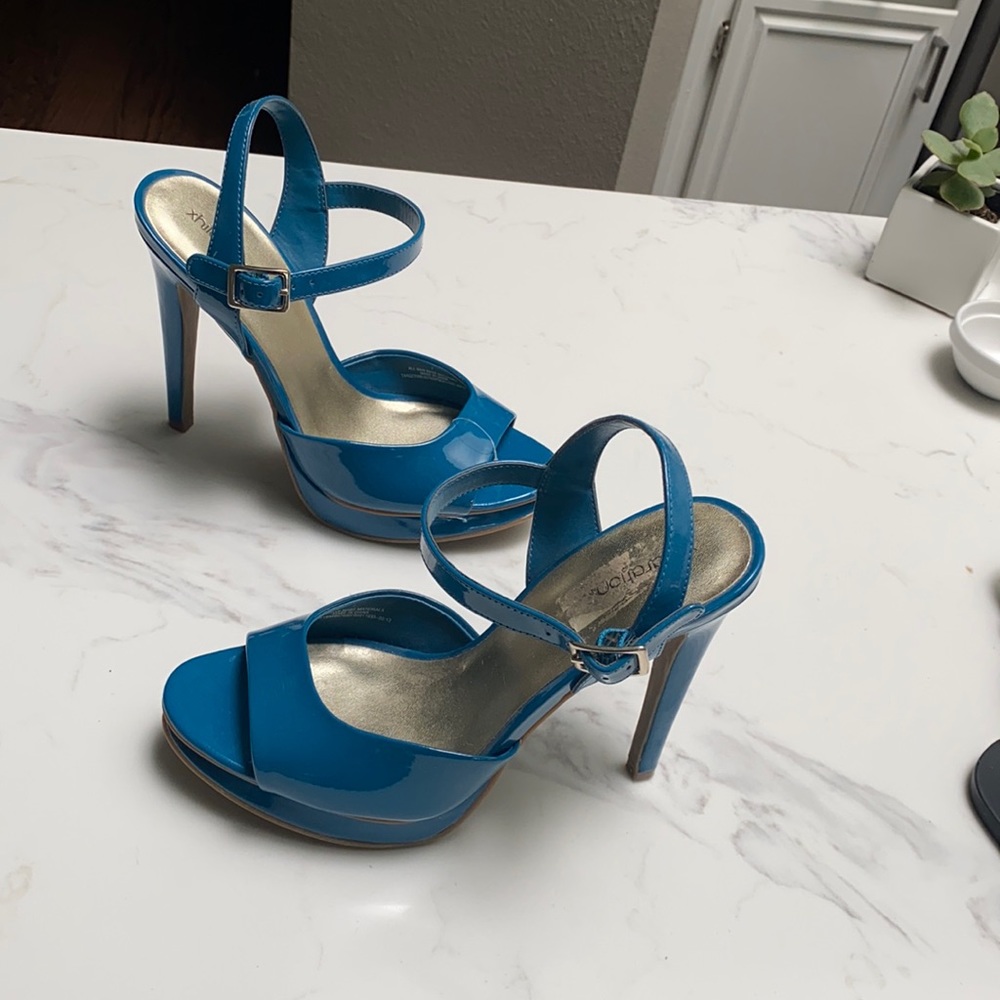 Teal heels